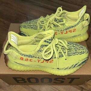 Yeezy boost 350 V2 semi frozen